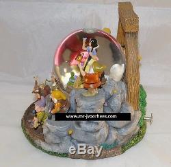 Extremely Rare! Walt Disney Snow White and Dwarfs Working LE Snowglobe Statue