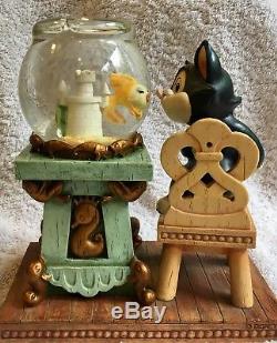 Figaro and Cleo from Pinocchio Disney Snow Globe