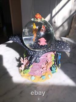 Finding Nemo Over The Waves Snowglobe Disney Store Exclusive Snow Globe Vintage