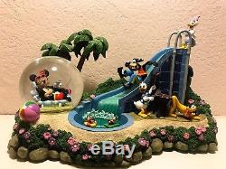 Genuine Disney Large Snow Globe Fountain Mickey Goofy Donald Minnie Pluto Daisy