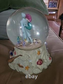 Little Mermaid Ariel with Statue of Eric Water/Snow Globe plays Part of Your