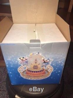 NEW Disney Store Snow Globe Dumbo's Magnificent Ride Great Gift! NIB