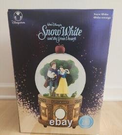 NIB Disney Snow White and Seven Dwarfs Snow Globe Some Day My Prince Will Come
