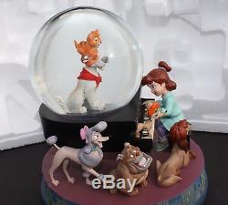 New Disney Store Oliver and Company snow globe