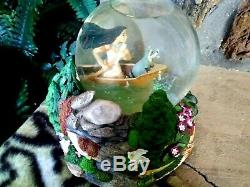 POCAHONTAS AND MEEKO IN CANOE DISNEY WINDUP MUSICAL SNOW GLOBE, NEW, MINT, withTAG