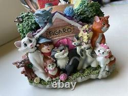 RARE Disney Cats and Dogs Snow Globe Best Friends