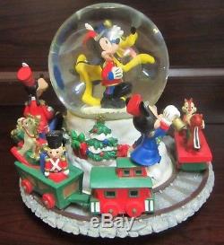 RARE Disney Mickey Mouse Christmas Train Pluto Goofy Minnie Snowglobe Music Box