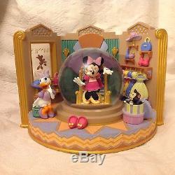 RARE Disney Minnie Mouse & Daisy MINNIE'S BOW-TIQUE Figurines SnowGlobe