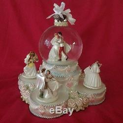 RARE Disney Princesses WEDDING DANCE Musical Rotation Figurines Snowglobe-MIB