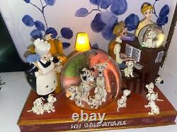 RARE Disney Store 101 Dalmatians Family Time Light Up Musical Snow Globe