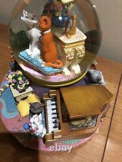RARE Disney The Aristocats Musical Snow Globe Plays Everybody Wants To Be A Cat