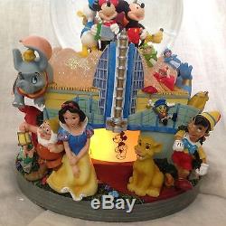 RARE Disney's Mickey Aladdin Princess California Adventure Musical SnowGlobe-MIB