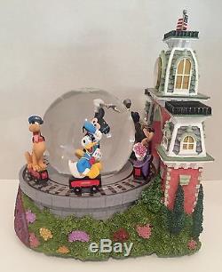 RARE MUSICAL SNOWGLOBE Walt Disney Mickey Mouse Zip-A-Dee-Do-Dah Clock Tower