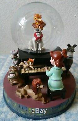 RARE and Retired Disney Oliver And Company Snow Globe Mint Cond