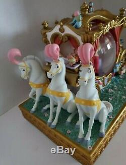 Rare Disney Cinderella Snow Globe Wedding Carriage In Box Musical and Blower