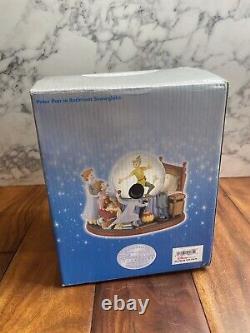 Rare Disney Exclusive Peter Pan In Bed Room Figurine Snow Globe in Original Box