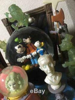 Rare Disney Haunted Mansion Mickey Snow globe music box Goofy Snow Dome Ornament