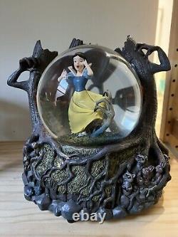 Rare Disney Snow White in the Haunted Woods Musical Light Up Snow Globe, READ