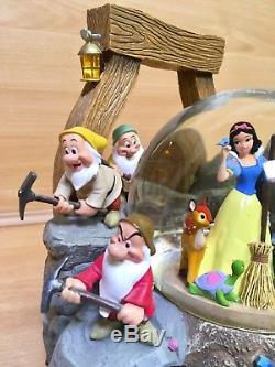 Rare Snow White & Seven Dwarfs Disney Exclusive Limited Edition Snow Globe #453
