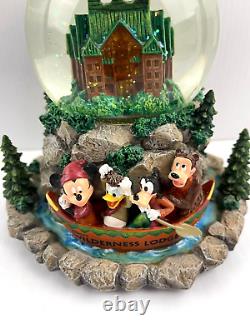 Rare Vintage Disney Resort Wilderness Lodge Mickey Donald Goofy Snow-Globe