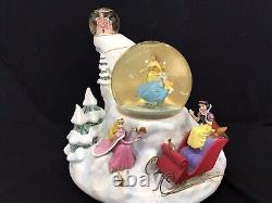 The Disney Store Musical-Castle+4 Princesses skating/2 Snow Globes-Rare-Vintage