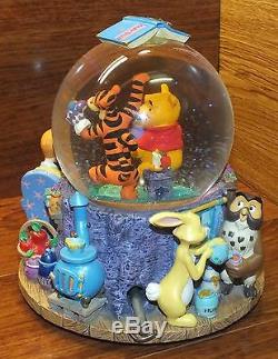 Vintage The Winnie the Pooh 1963 Wonderland Music Collectors Musical Snow-Globe