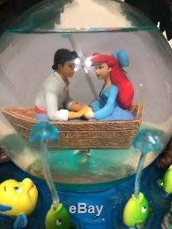 Vtg Rare Ariel Little Mermaid Kiss the Girl Disney Store Musical Snow Globe