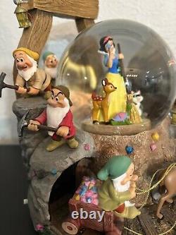 WDW Walt Disney Snow White Seven Dwarfs Snow Globe Limited Edition 2007 Collect