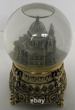 Walt Disney's MARY POPPINS Feed the Birds Cathedral SNOW GLOBE EXTREMELY RARE